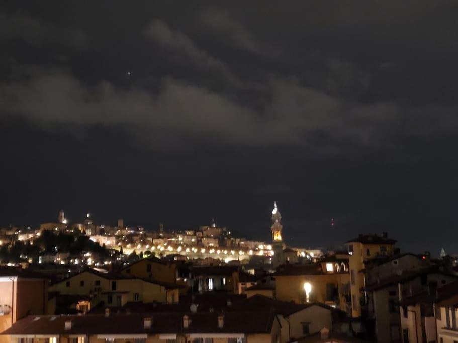 "La Me Ca" Intero Appartamento In Centro Con Vista Sui Colli Bergamo Exteriér fotografie